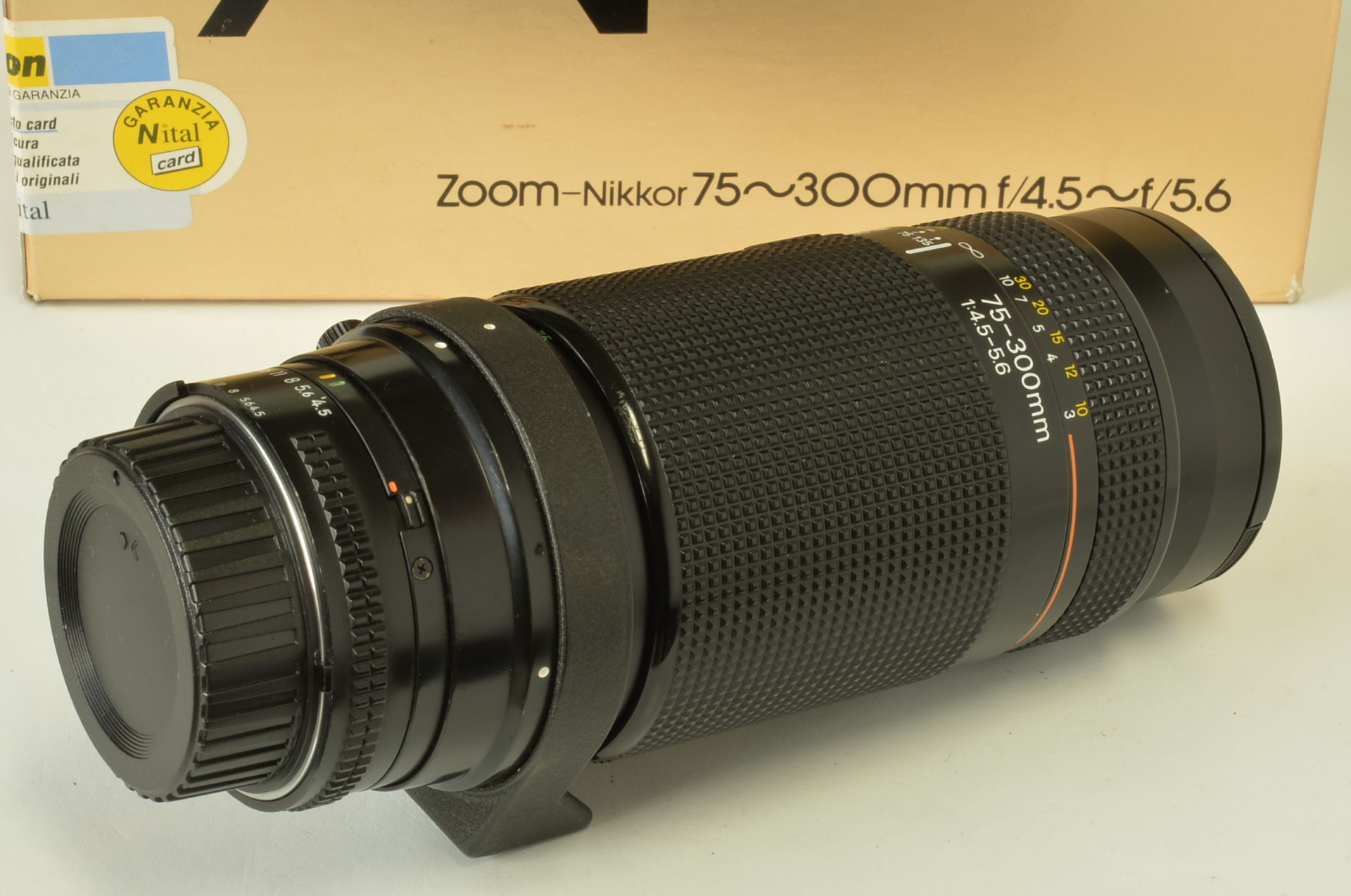 Nikon AF NIKKOR 75-300mm 4.5-5.6 三脚座付 【公式通販】
